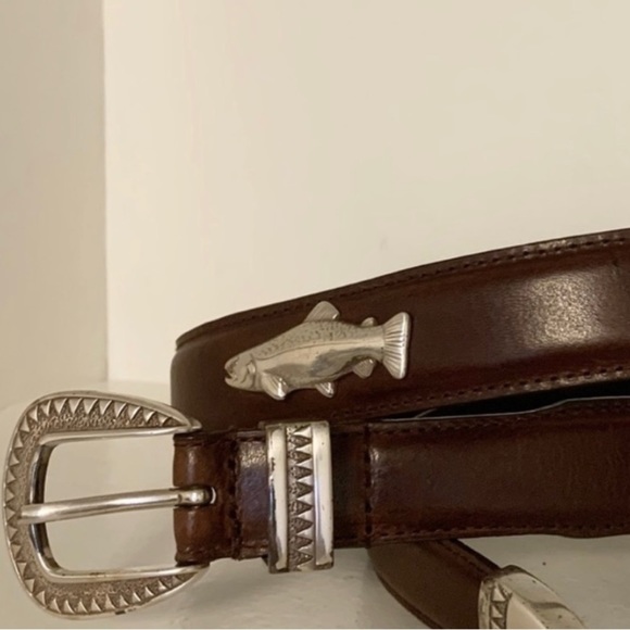 Woolrich Other - Woolrich Men’s Vintage Genuine Leather Belt with 4 Silver Tone Fish